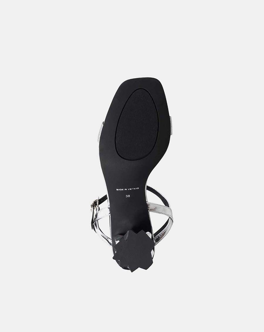 Giày sandal gót hình học