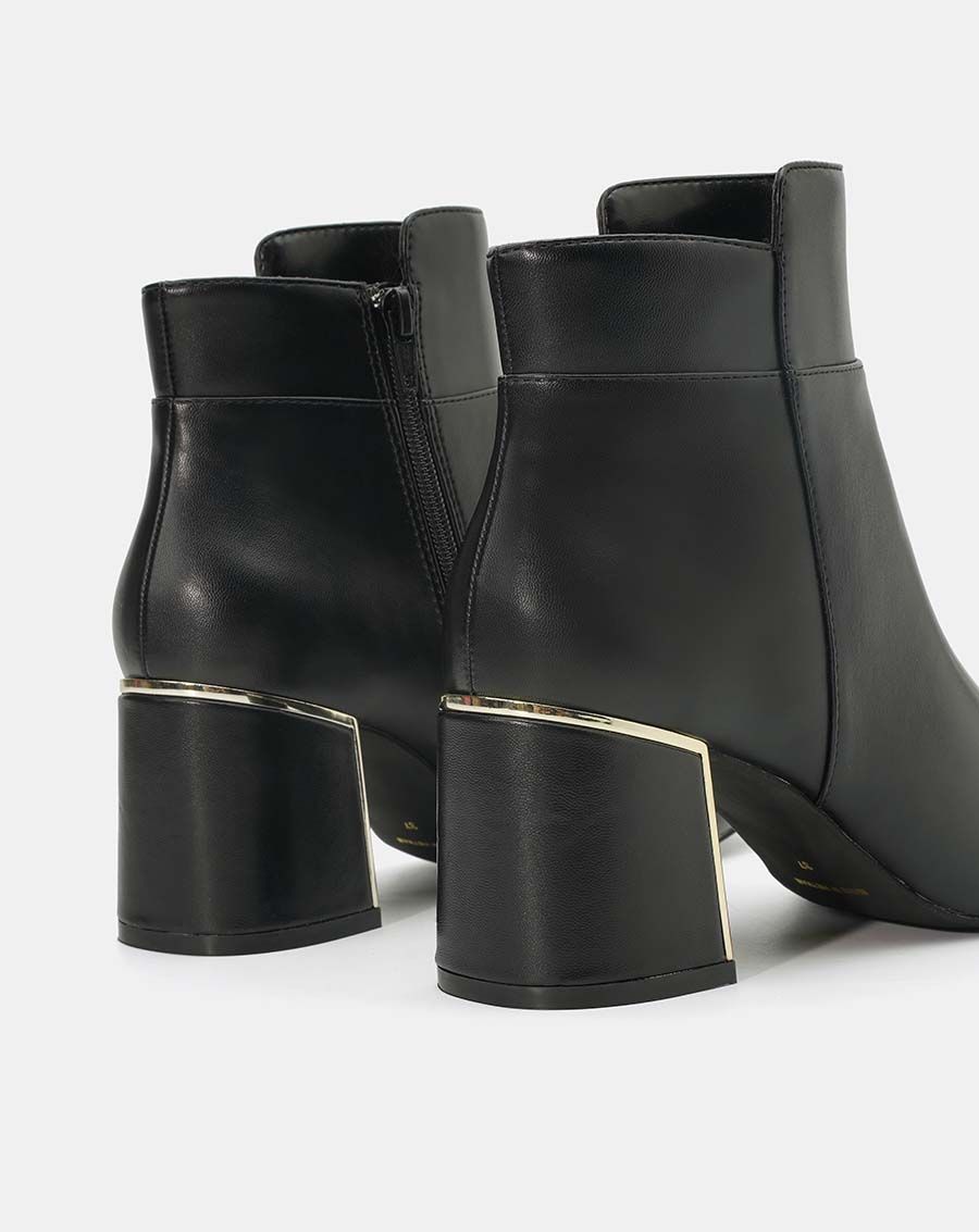 Giày boot gót phối kim loại