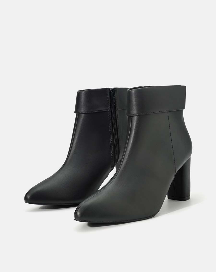 Giày boot gót vuông viền cổ chân