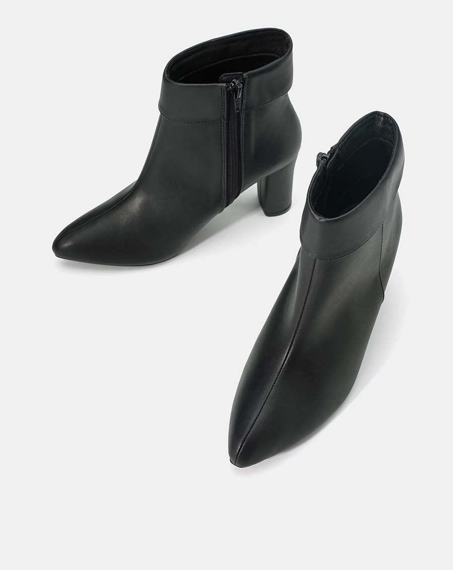 Giày boot gót vuông viền cổ chân
