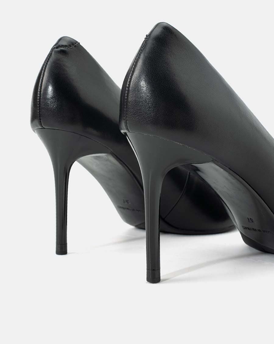 Giày cao gót pump đính khóa trang trí