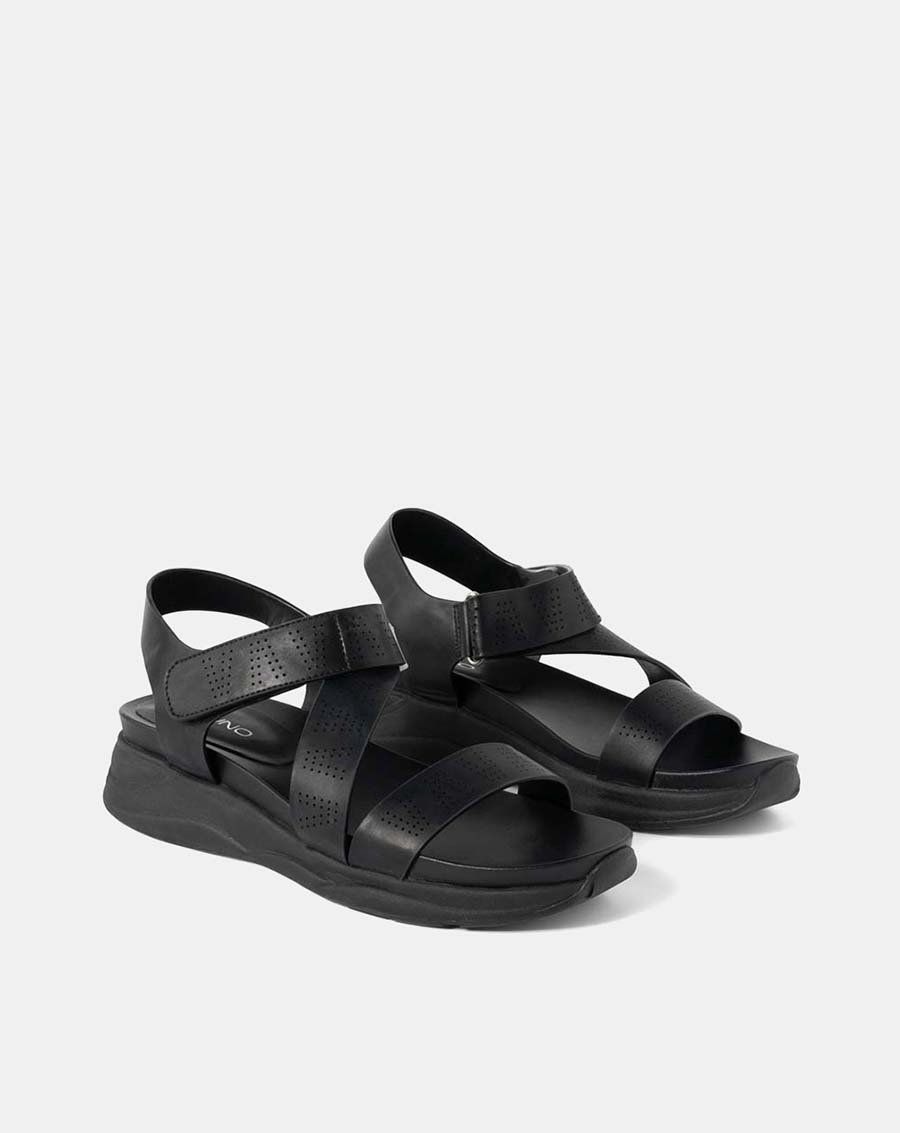 Giày sandal đế thể thao cắt laser