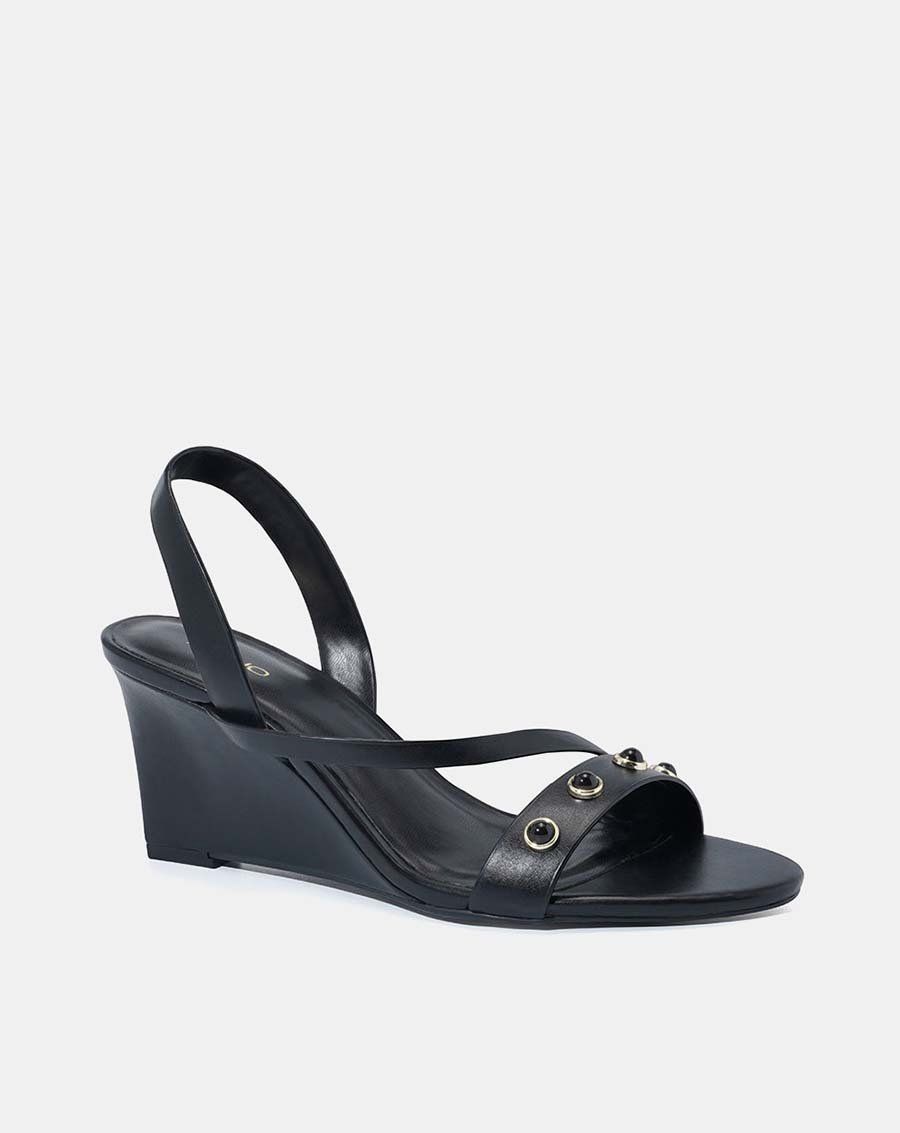 Giày sandal đế xuồng đính hạt trang trí