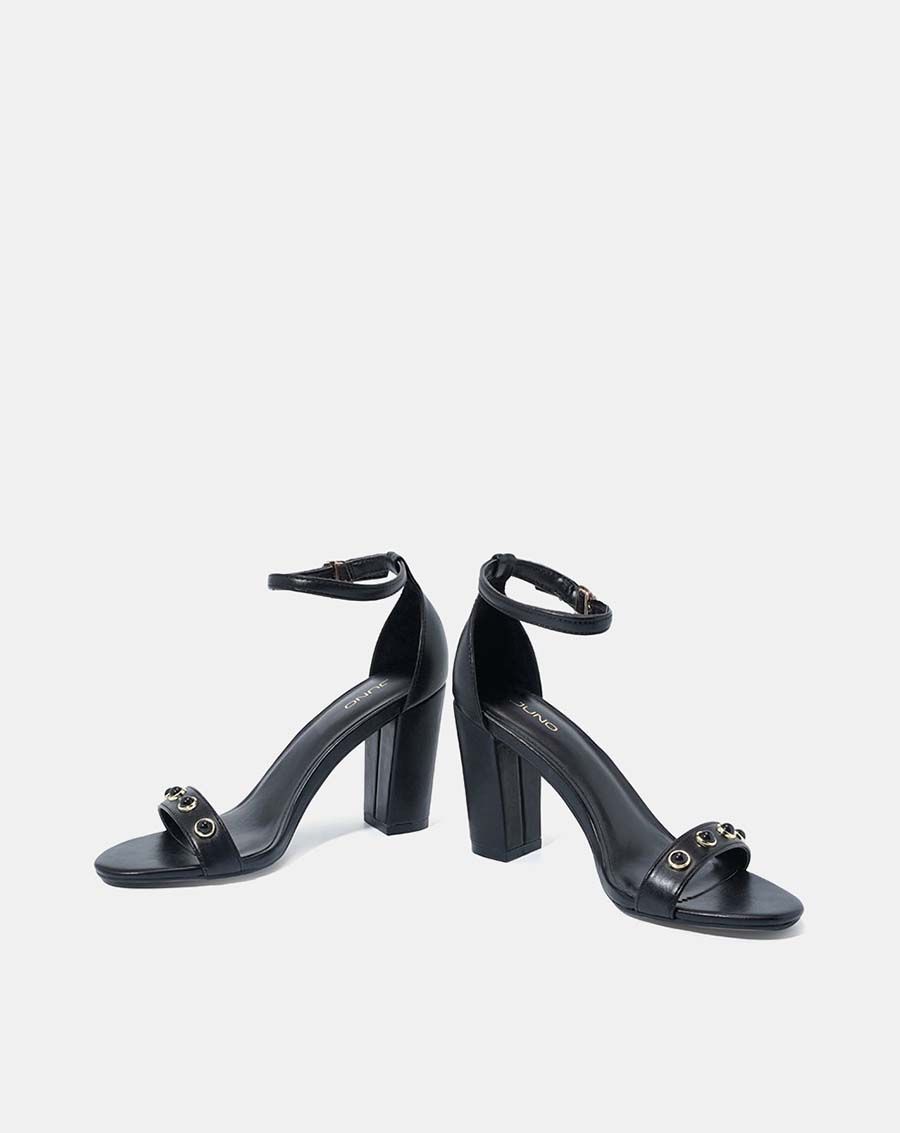 Giày sandal gót vuông đính hạt trang trí