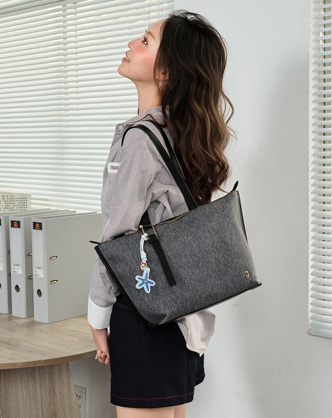 Túi Xách Lớn Tote Bag Beyond The Beach