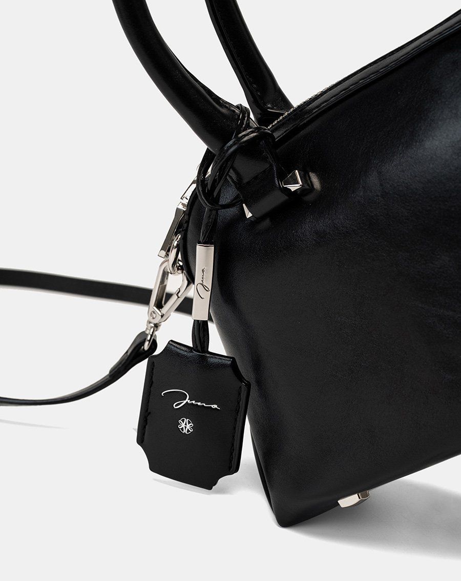 Túi Xách Nhỏ Top Handle Phối Charm