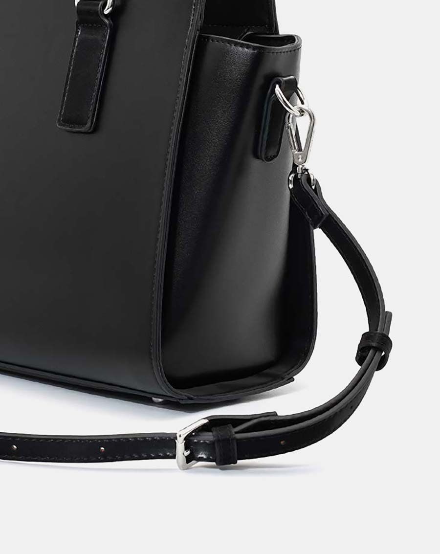 Túi xách trung tote charm trang trí phối 2 màu