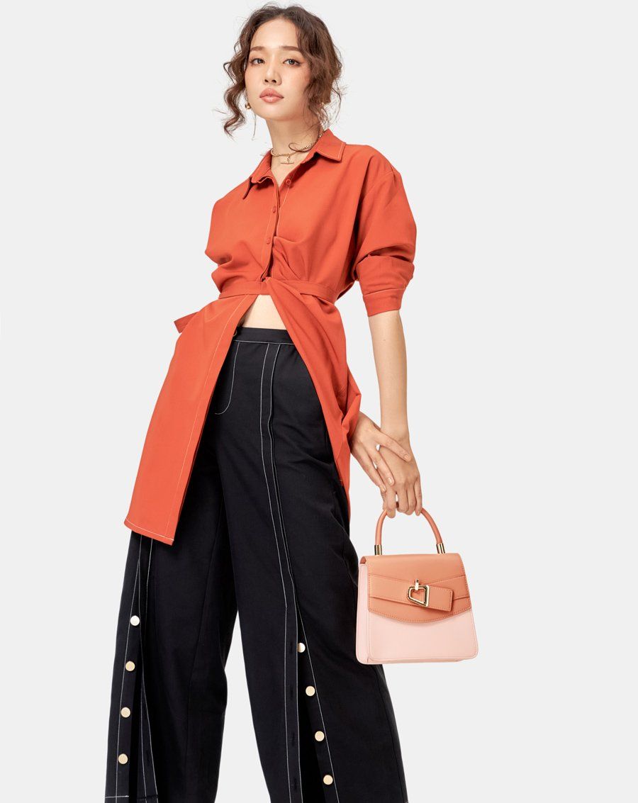 Túi xách nhỏ top handle trang trí khóa