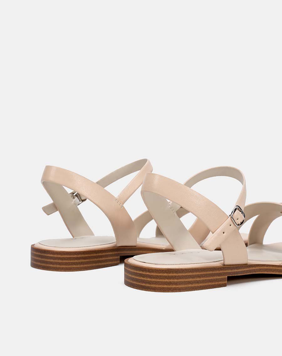 Giày sandal bệt quai chéo
