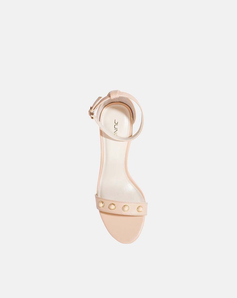 Giày sandal gót vuông đính hạt trang trí