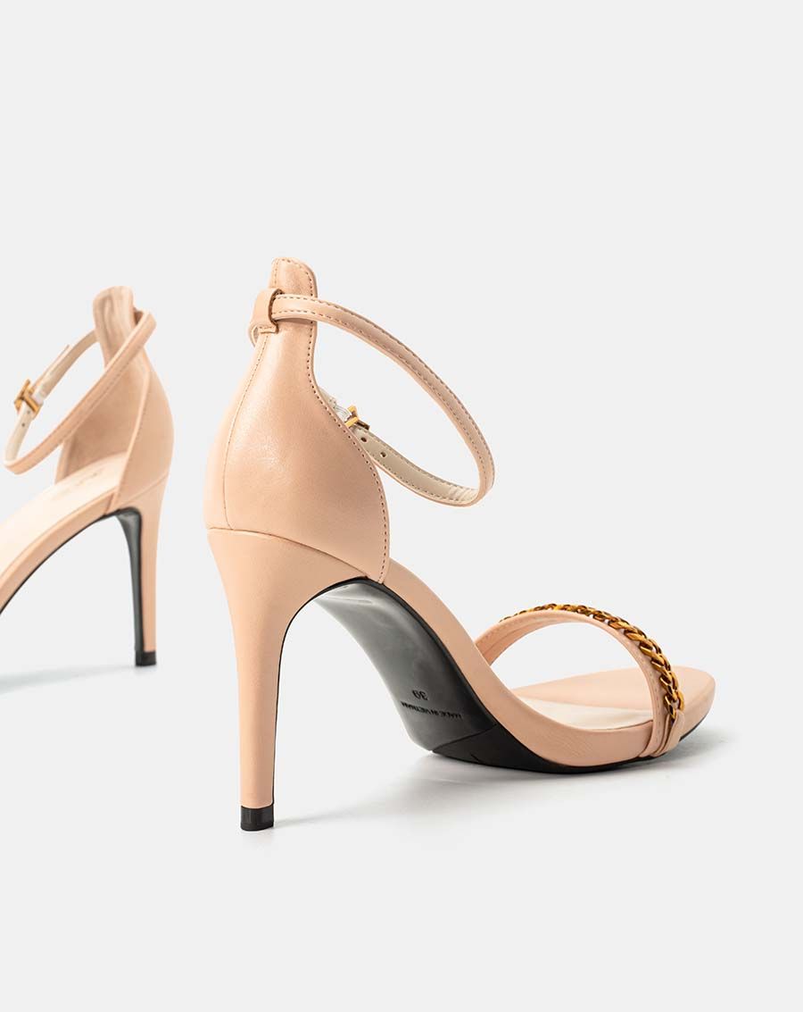 Giày sandal gót thanh gắn xích trang trí