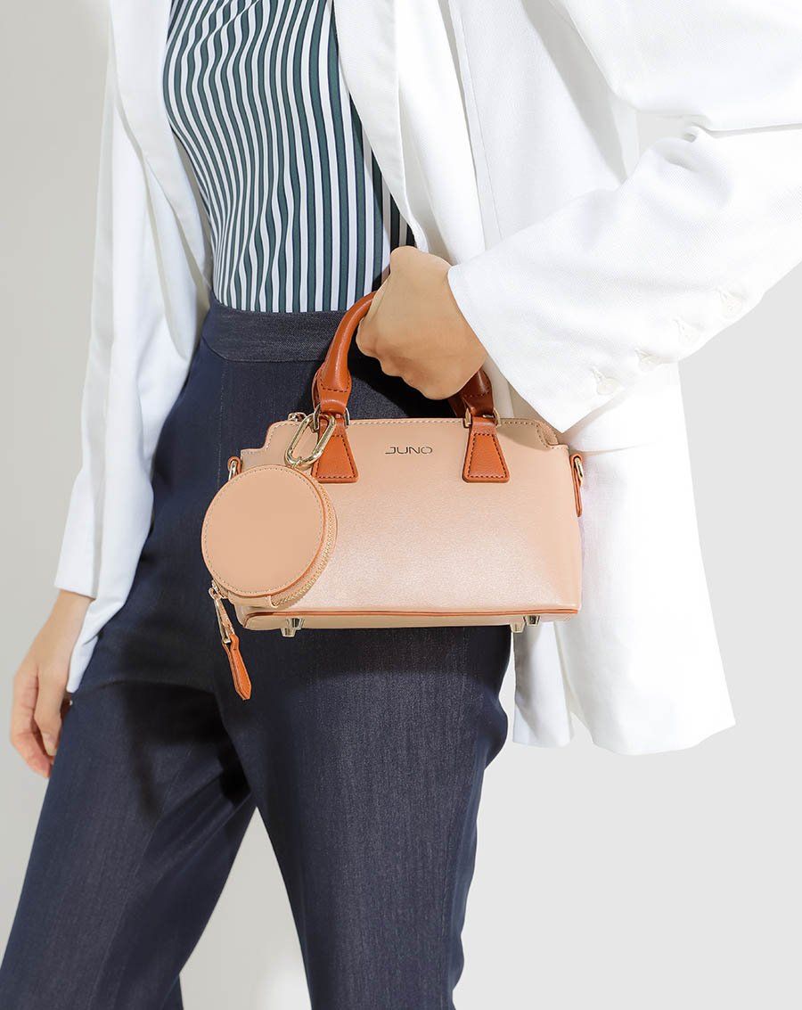 Túi xách nhỏ túi đeo chéo gắn charm trang trí