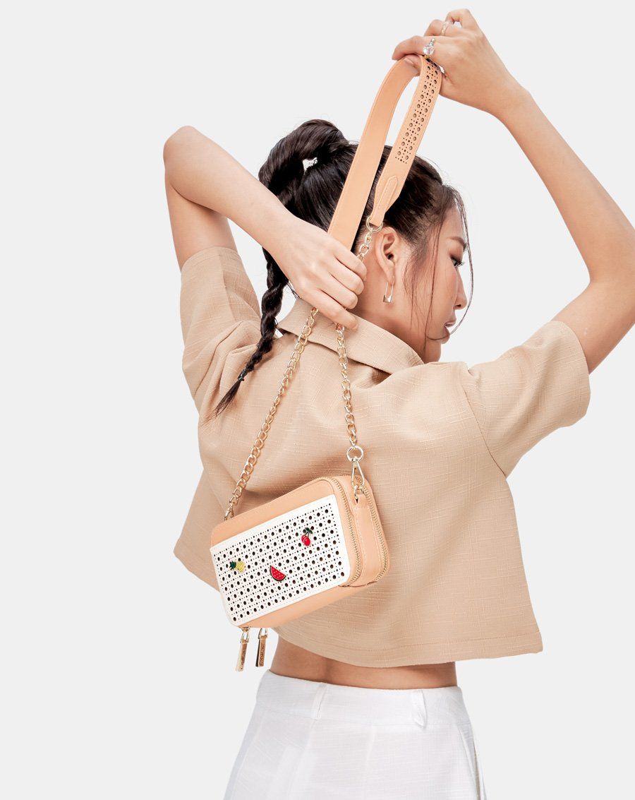 Túi xách nhỏ snapshot cắt lazer charm trang trí