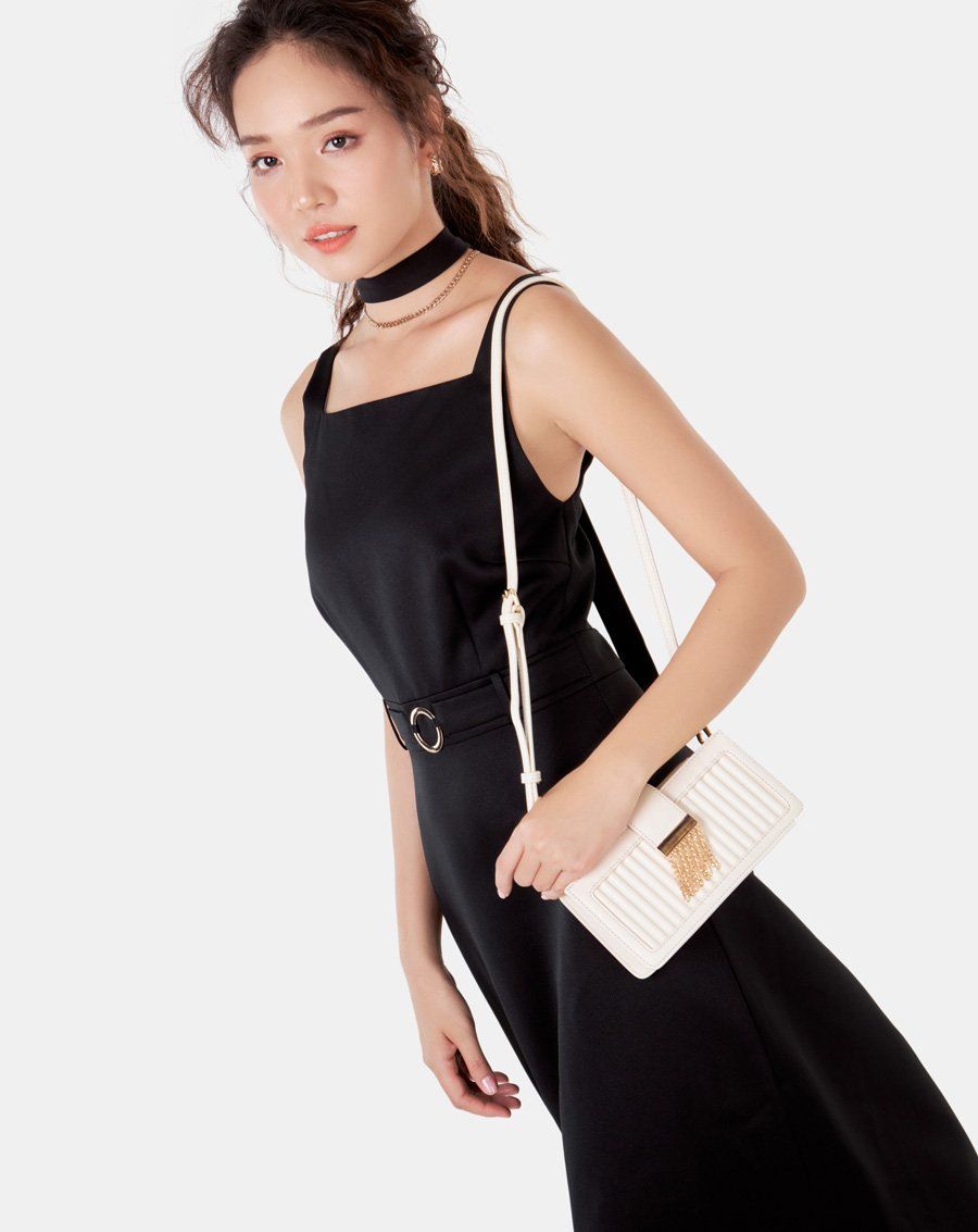 Túi xách nhỏ buckle flap trang trí khóa tua rua