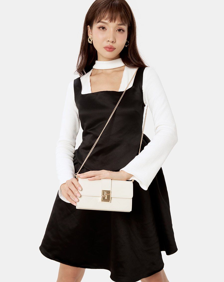 Ví Có Dây Đeo Dập Trang Trí