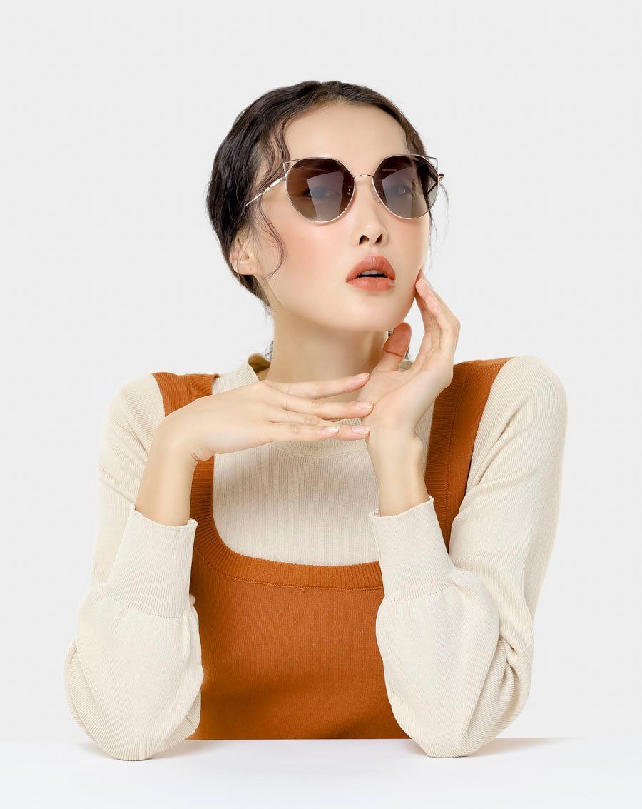 Mắt kính mắt mèo gọng kim loại mảnh