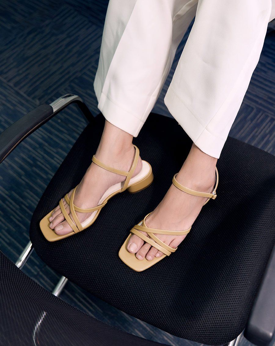 Giày Sandal Gót Thấp Quai Chéo