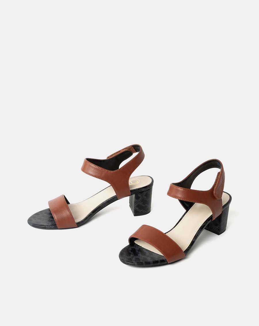 Giày sandal họa tiết Monogram