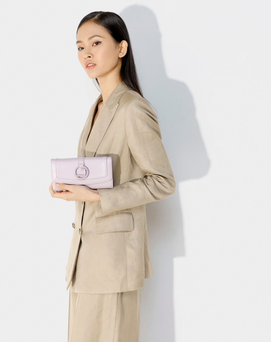 Ví cầm tay khóa chữ J