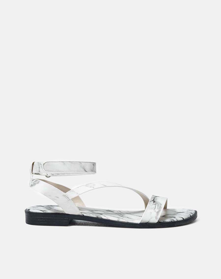 Giày sandal bệt quai ngang