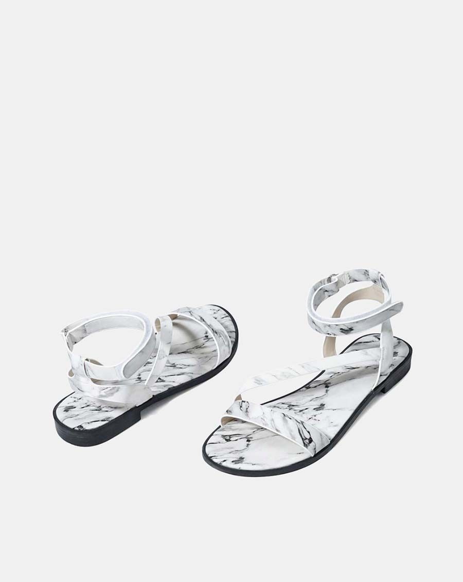 Giày sandal bệt quai ngang