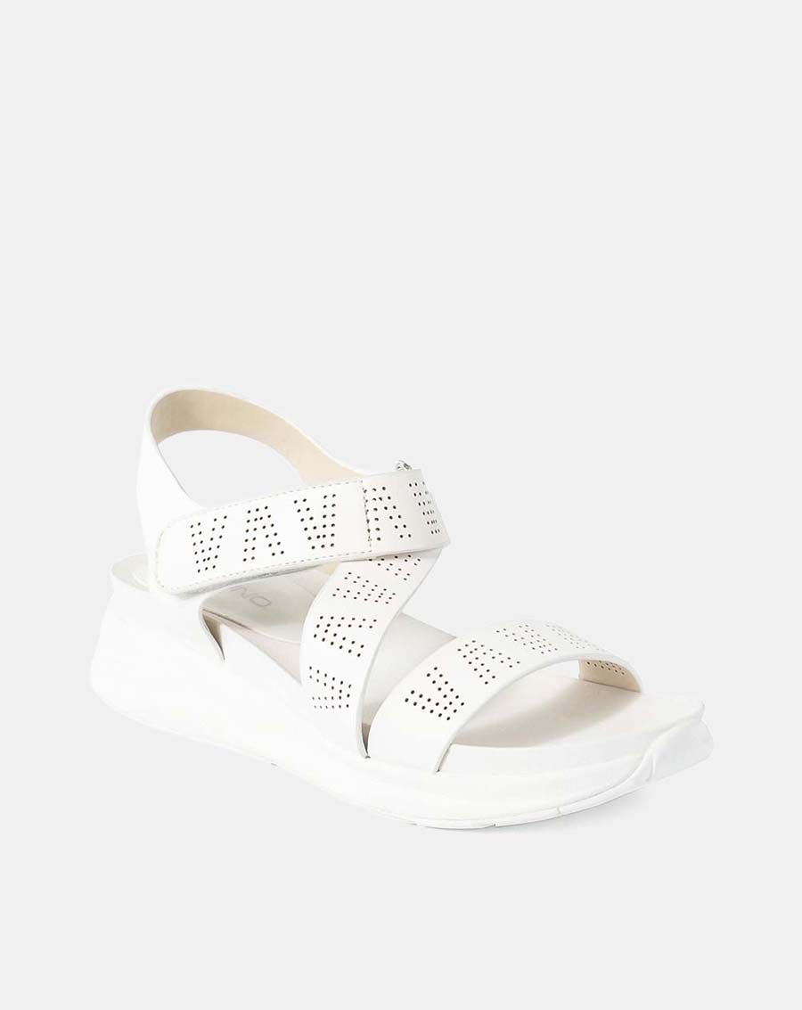 Giày sandal đế thể thao cắt laser