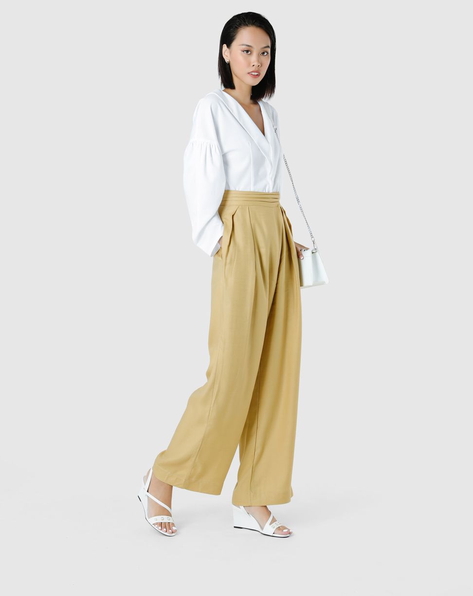 Giày sandal đế xuồng đính hạt trang trí
