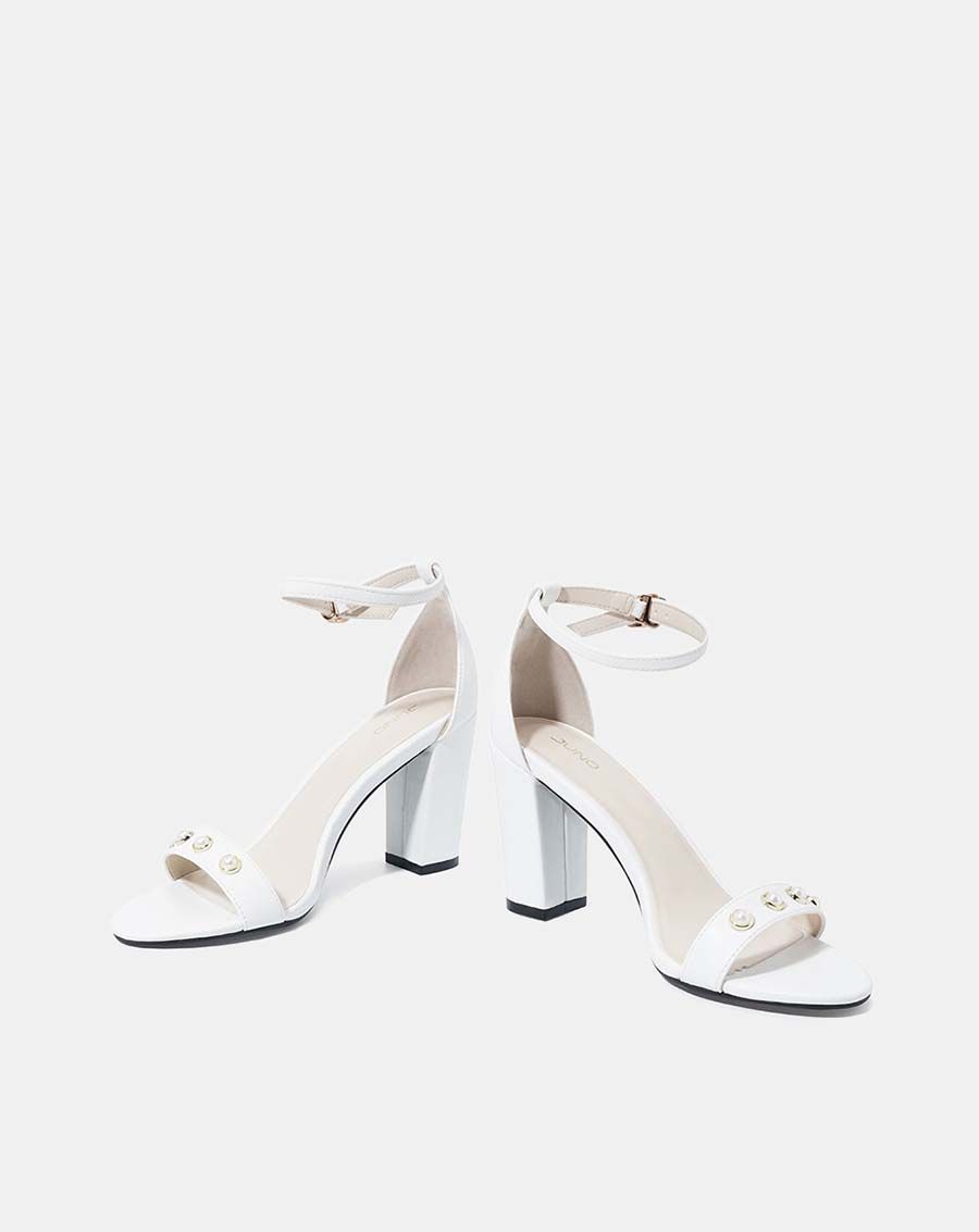 Giày sandal gót vuông đính hạt trang trí