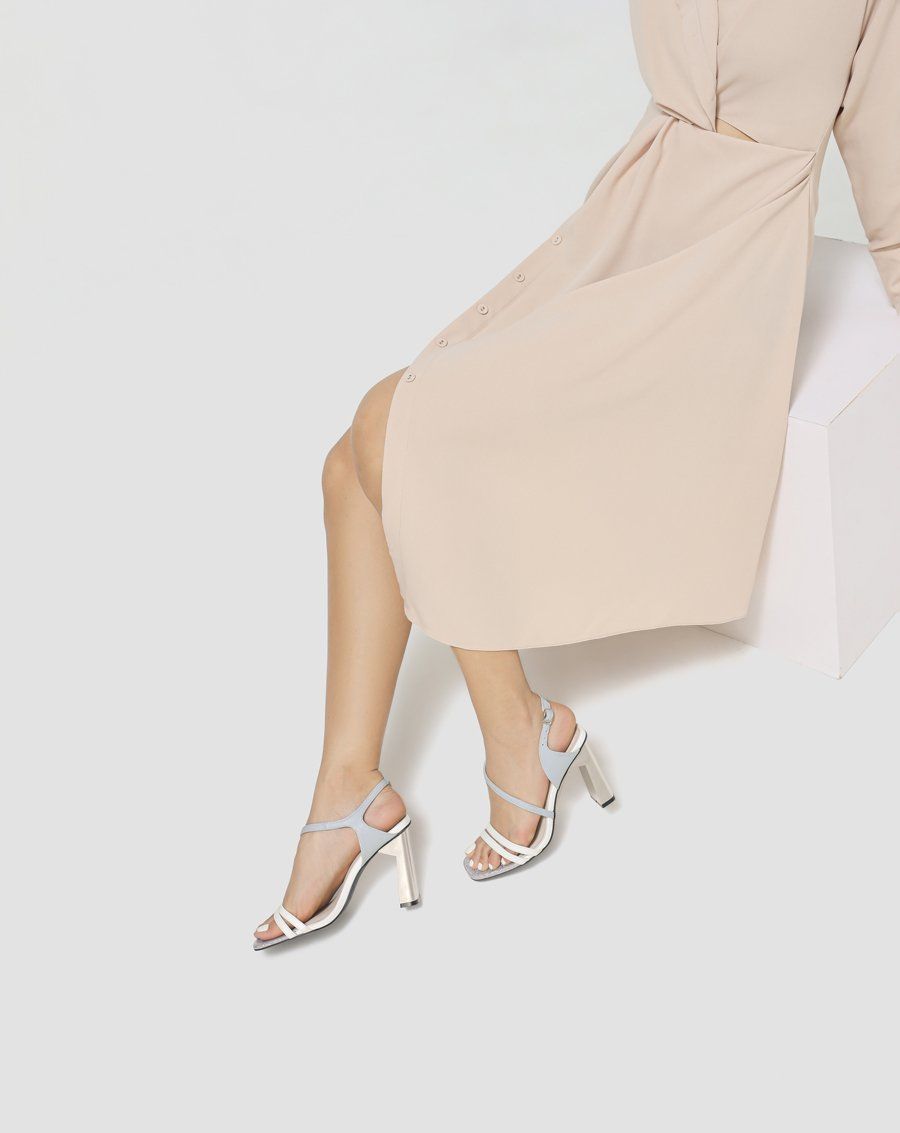 Giày sandal gót trụ phối trung tì kim tuyến