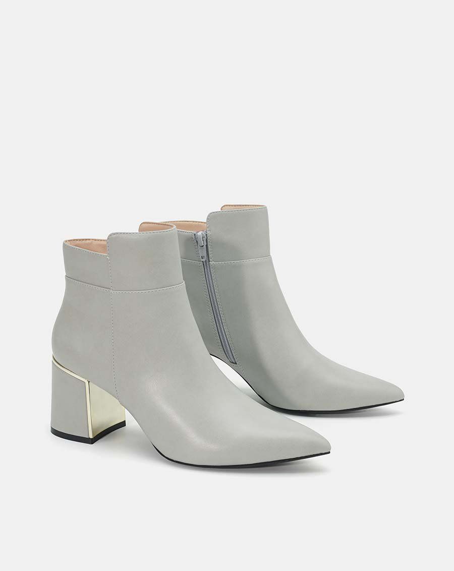 Giày boot gót phối kim loại