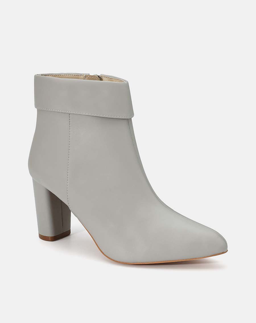 Giày boot gót vuông viền cổ chân