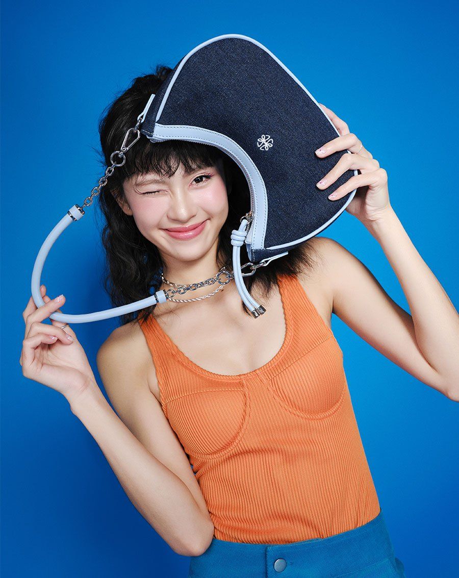 Túi Xách Nhỏ Shoulder Strap Thêu Icon Logo