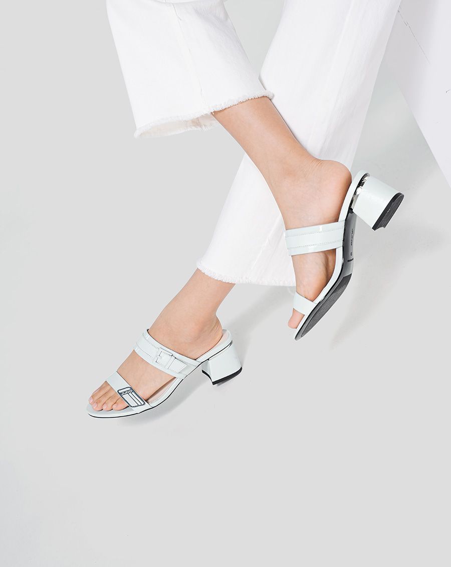 Giày sandal gót vuông viền kim loại