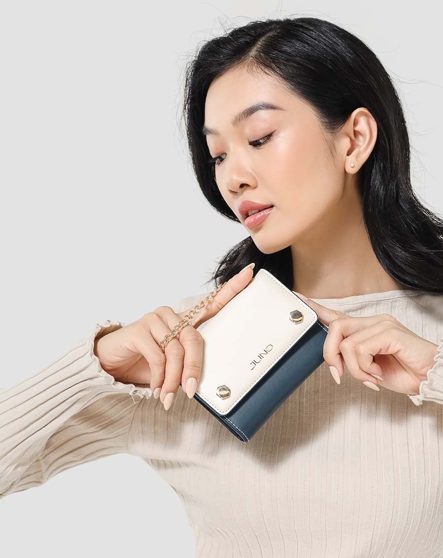 Ví trang trí nút kim loại