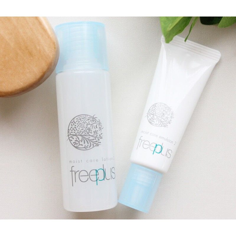 [2 Items] Bộ Dưỡng Ẩm Dịu Nhẹ Freeplus Moist Care Trial Set 2 (Lotion 40ml + Emulsion 15ml)