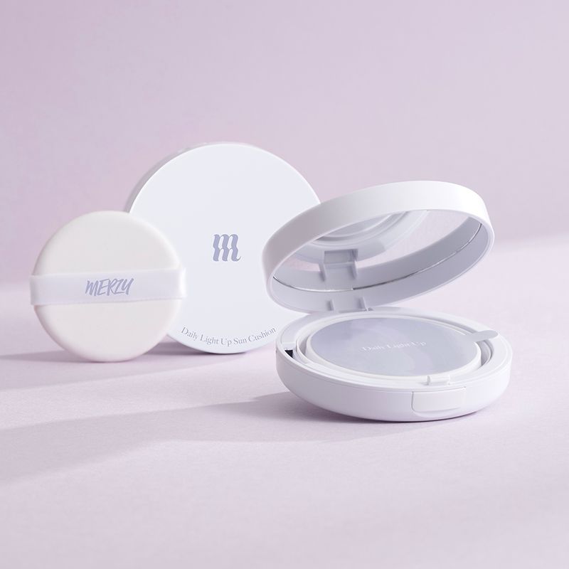 Kem Chống Nắng Dạng Cushion Nâng Tông Da, Dưỡng Ẩm Merzy Daily Light Up Sun Cushion SPF50+ PA++++ 12g