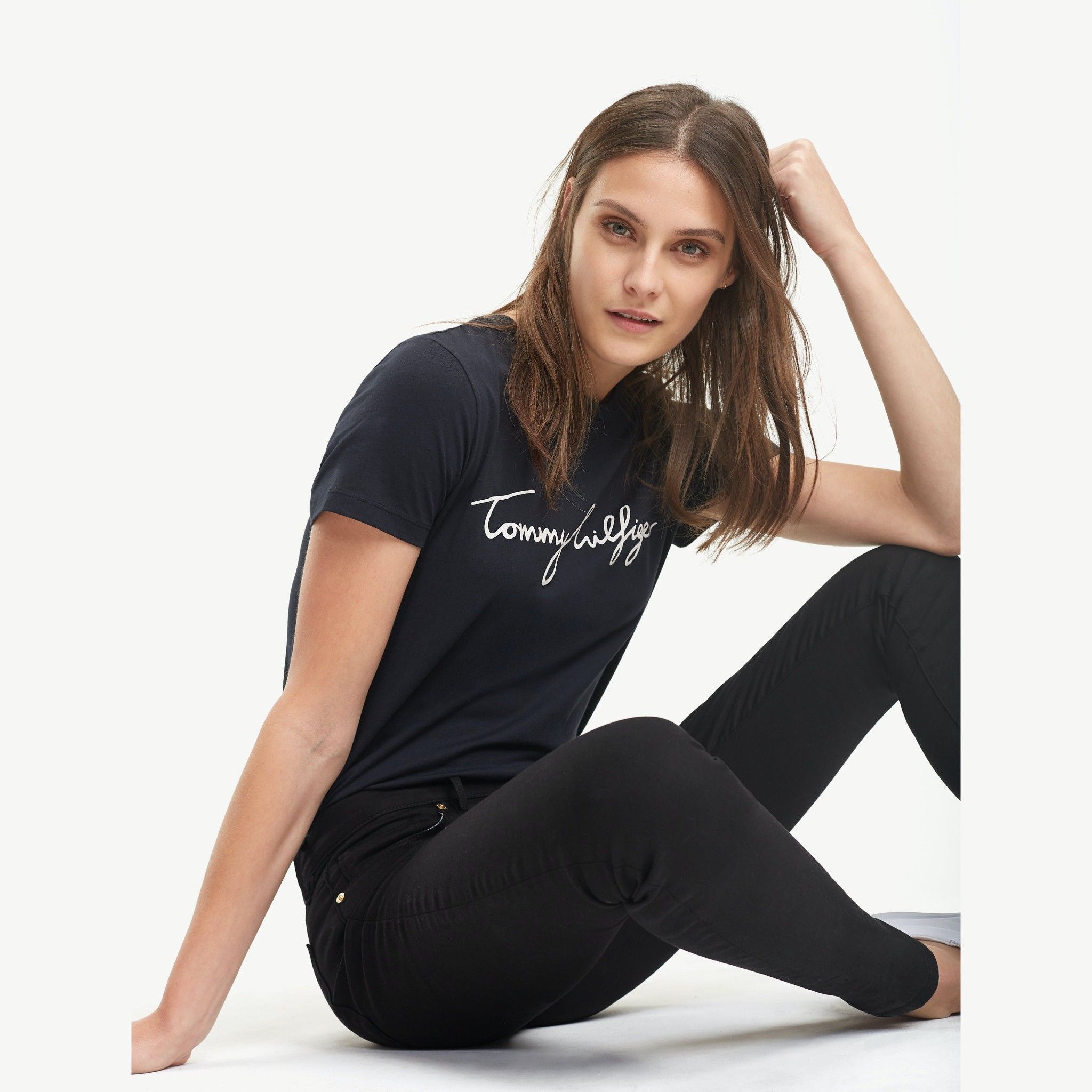 Tommy Hilfiger - Áo thun tay ngắn nữ Heritage Crew Neck Graphic Tee WQ21-WO21