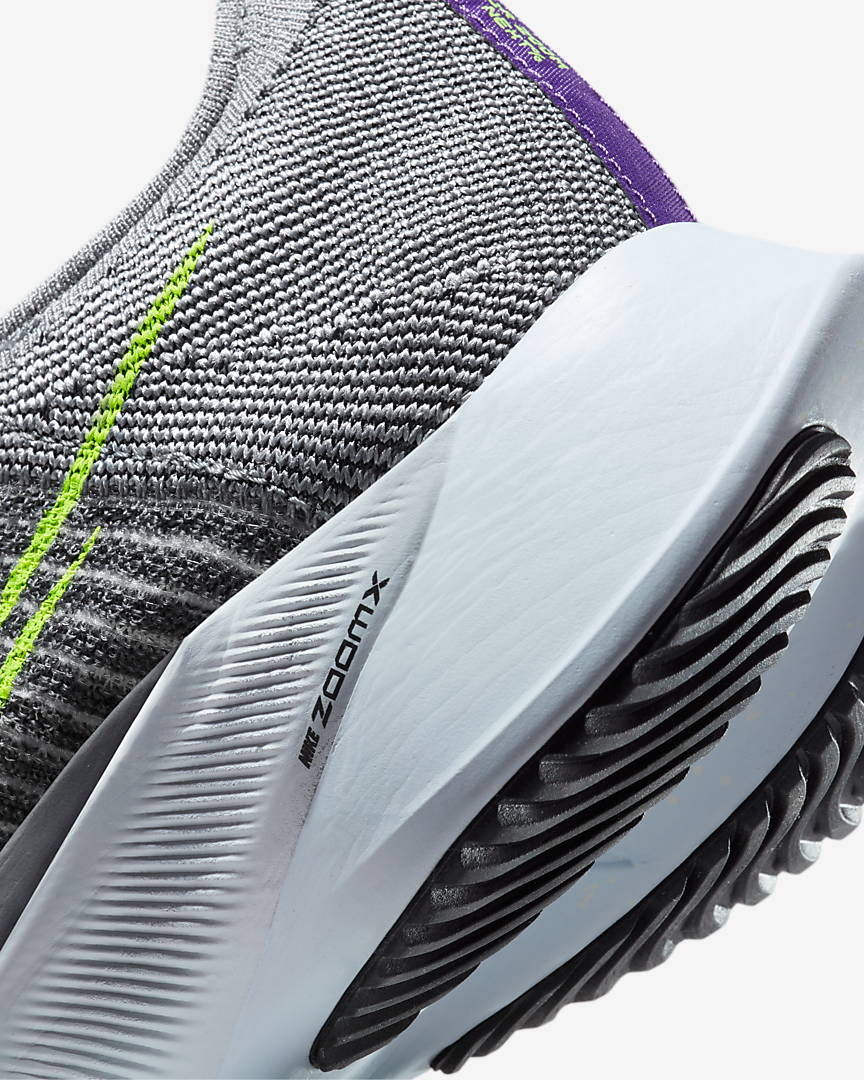 Nike - Giày chạy bộ nam Air Zoom Tempo Next% Flykit FW21-CI04
