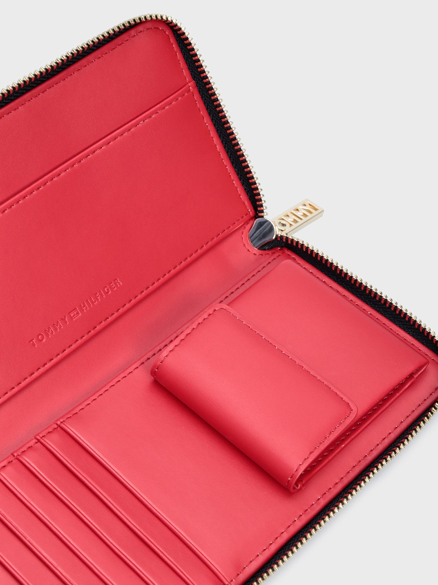 Tommy Hilfiger - Ví nữ Iconic Tommy Large Bag AW21-9920