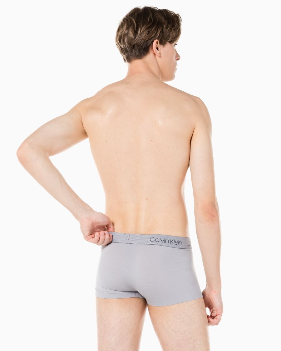 Calvin Klein - Quần lót nam Low Rise Trunk NB21-9825