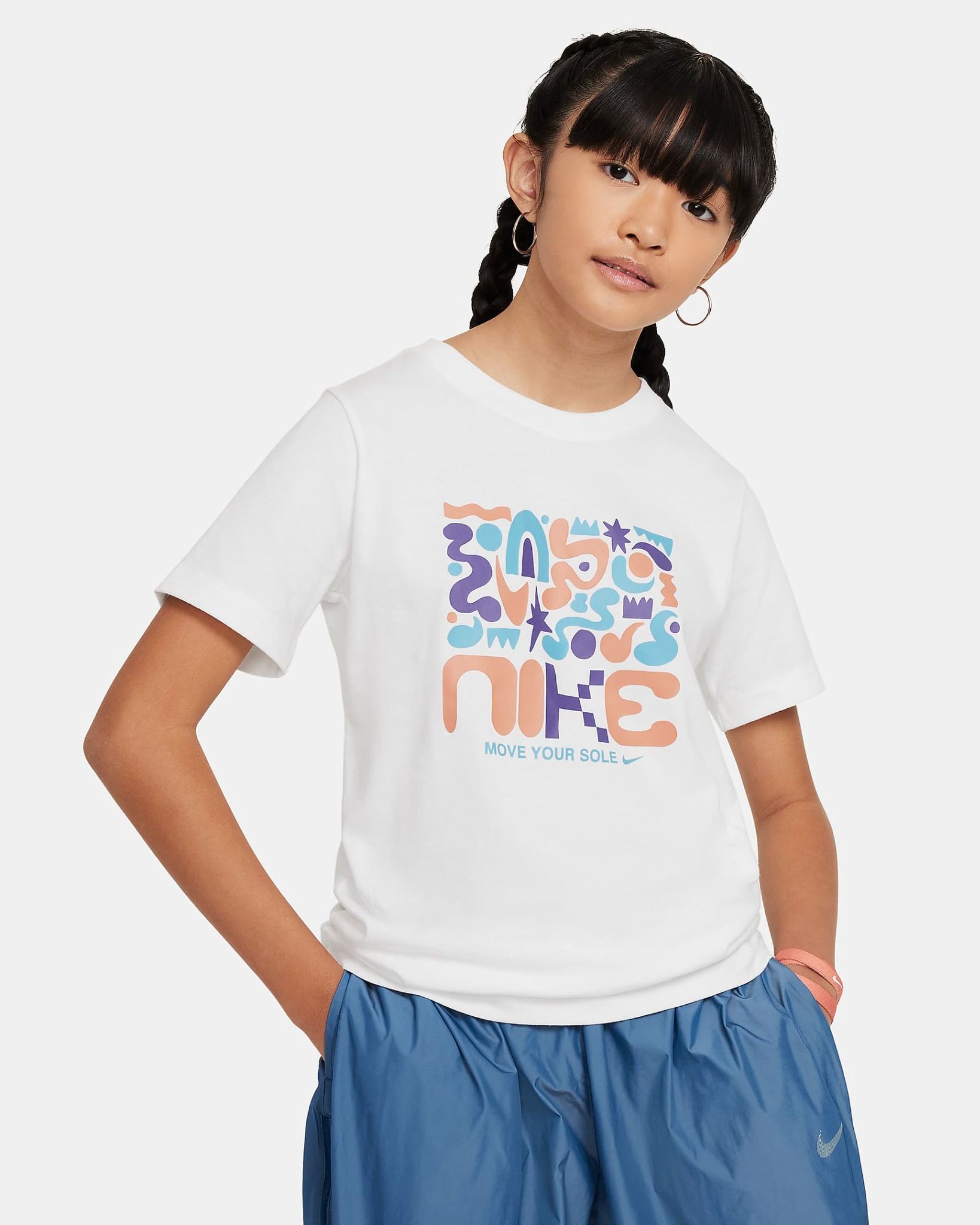 Nike - Áo Tay Ngắn Thể Thao Trẻ Em Nike Sportswear Older Kids' T-Shirt