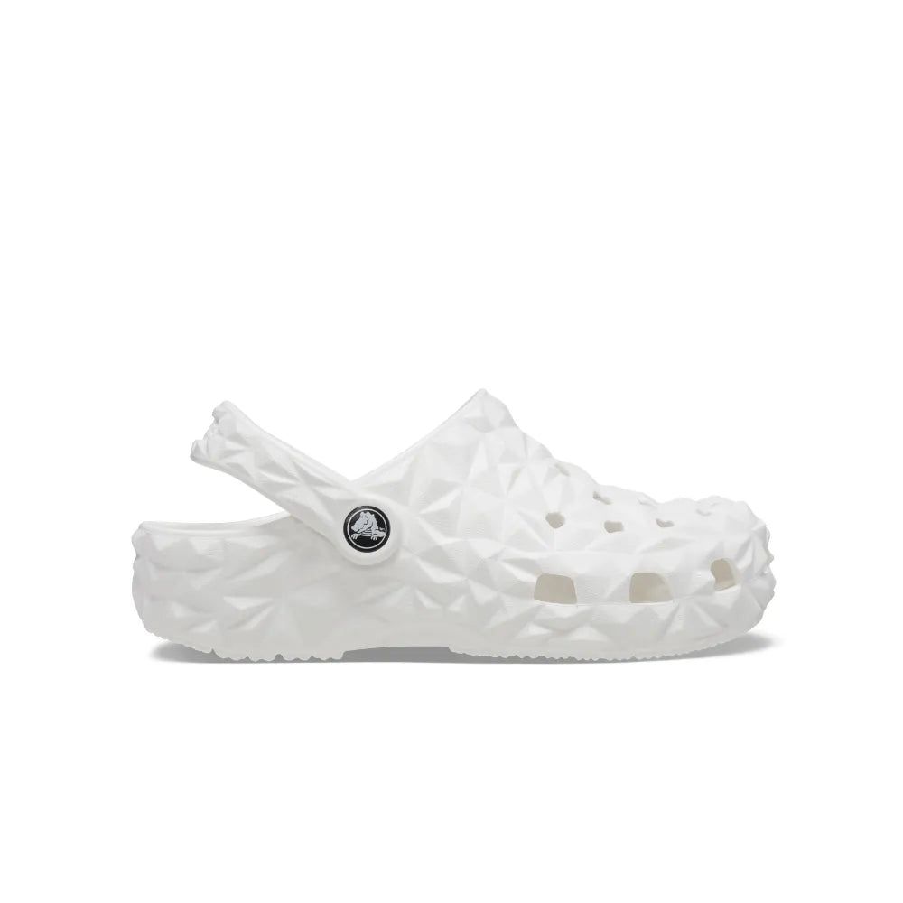 Crocs - Xăng đan trẻ em Classic Geometric White Lifestyle Sandal