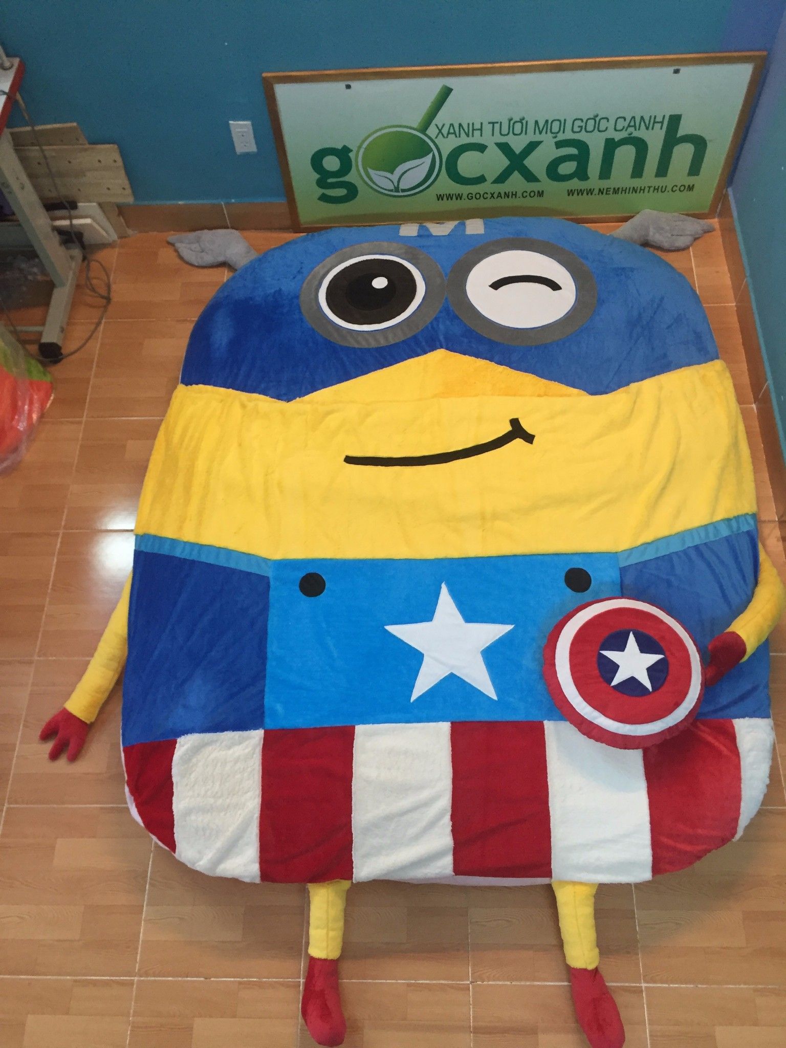 Nệm thú bông Minion captain