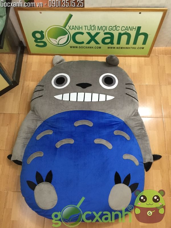 Nệm thú bông Totoro nhe răng bắp (1,2x 1,8m)