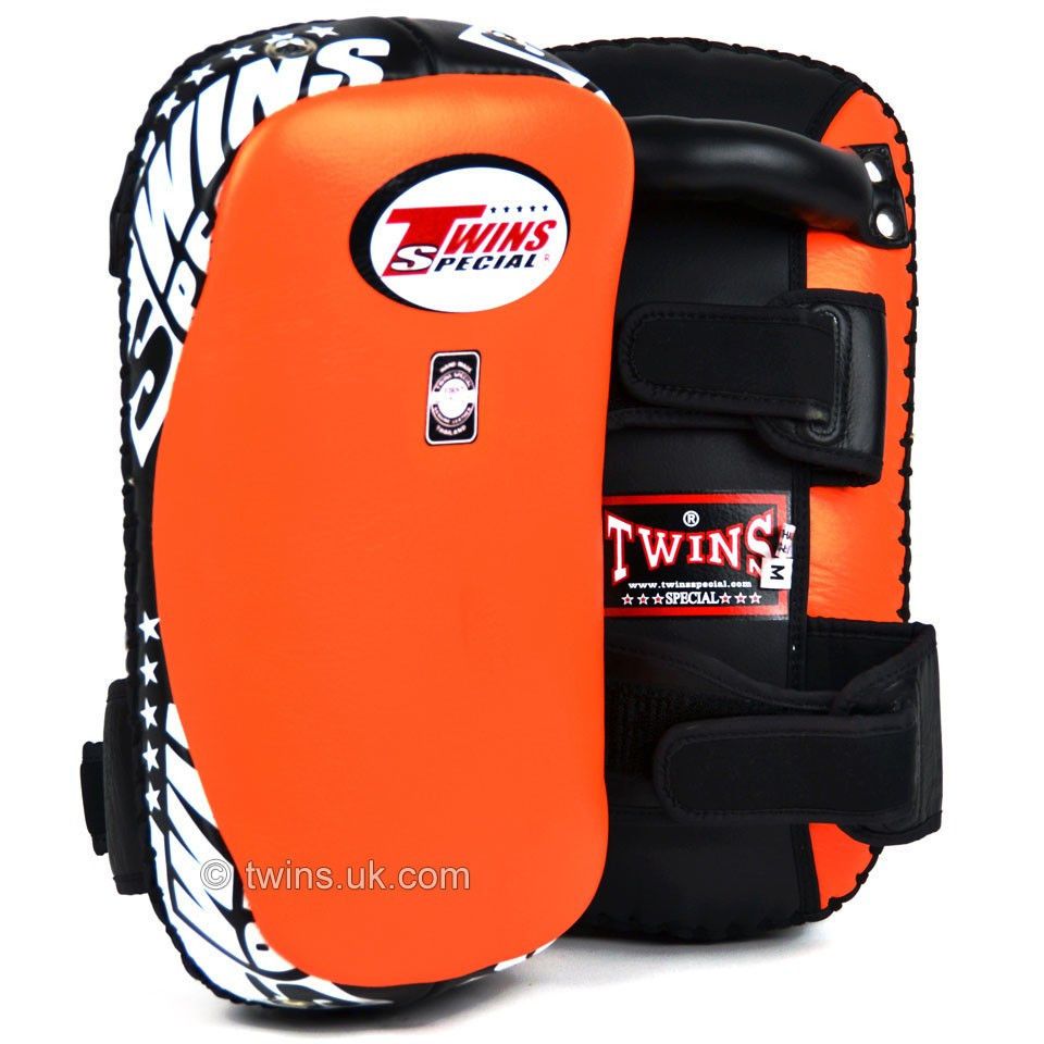 Đích Đá Twins Kpl-10 Curved Leather Thai Kick Pads - Black/Orange