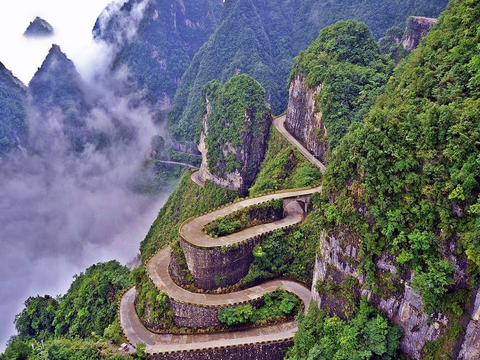 Tour du lịch Trương Gia Giới – Phượng Hoàng cổ trấn – Bay Bamboo Airways (4N3Đ)