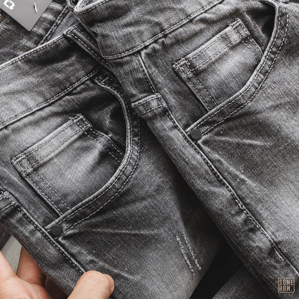Jeans D.P Grey Wash Embr.
