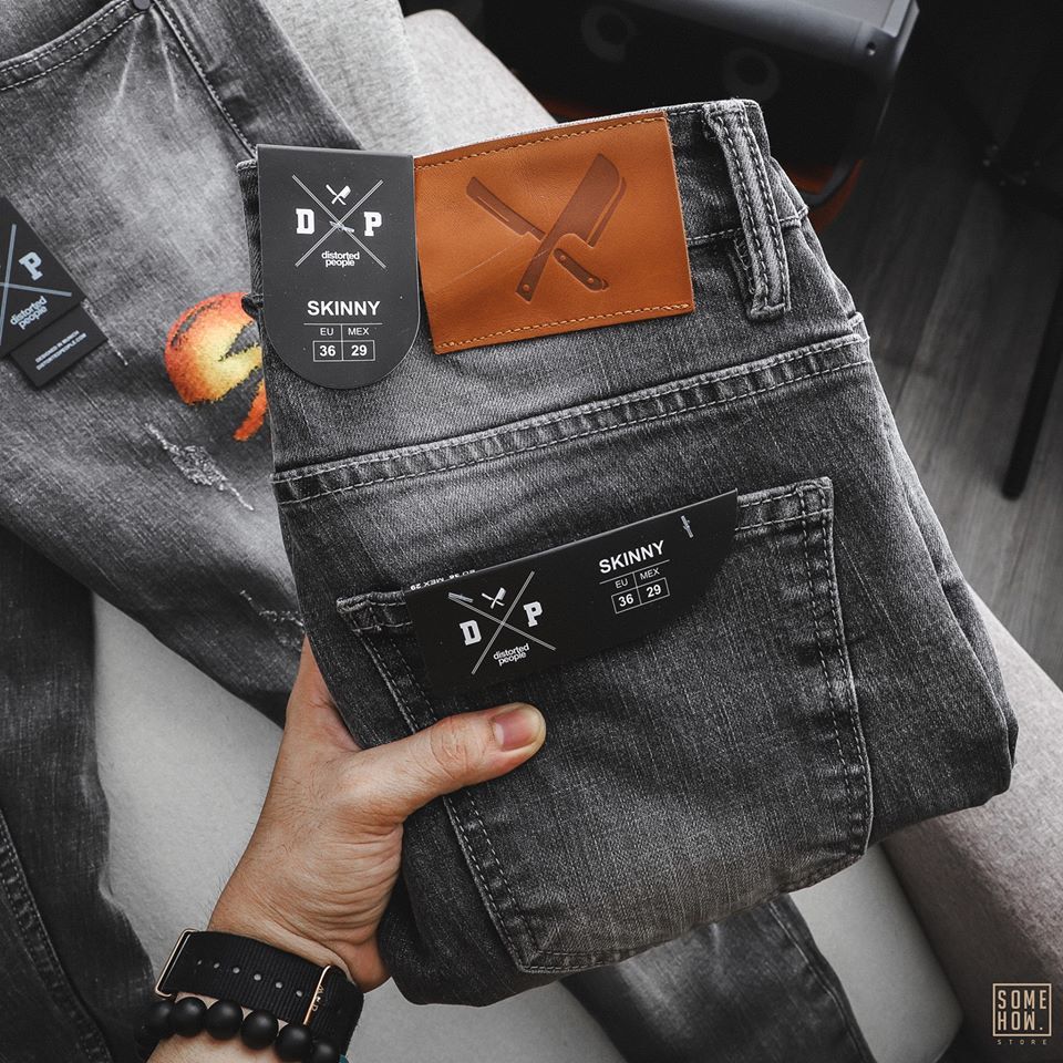 Jeans D.P Grey Wash Embr.