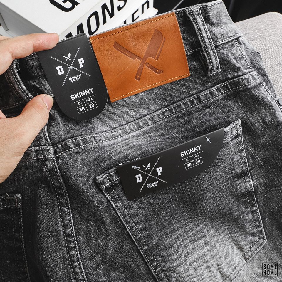Jeans D.P Grey Wash Embr.