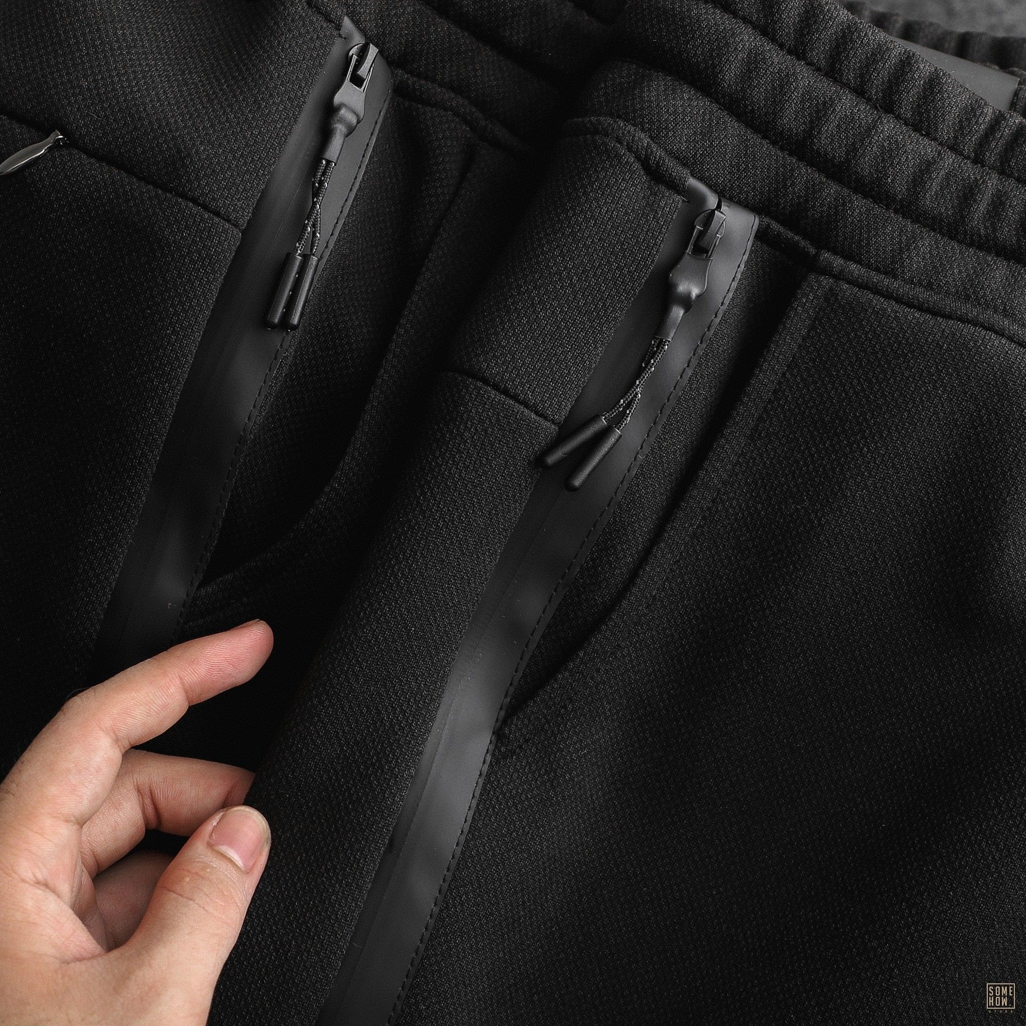 Jogger INF Phối Zip Hông